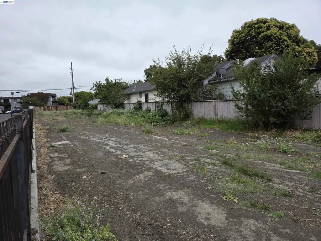 22329 Garden Avenue Hayward CA 94541