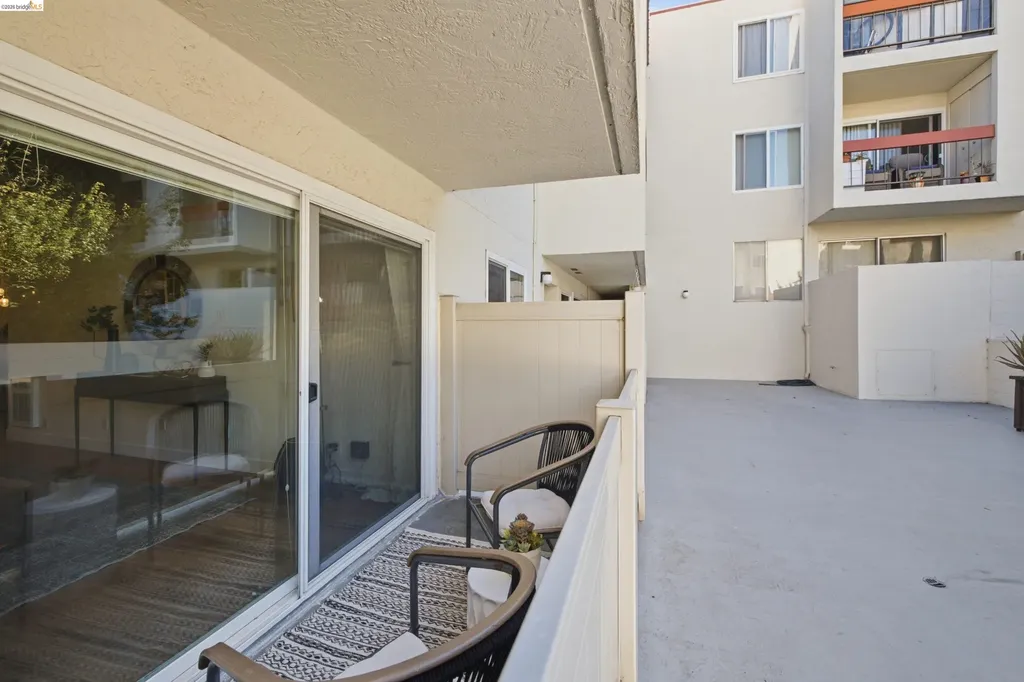 288 Whitmore Street Oakland CA 94611