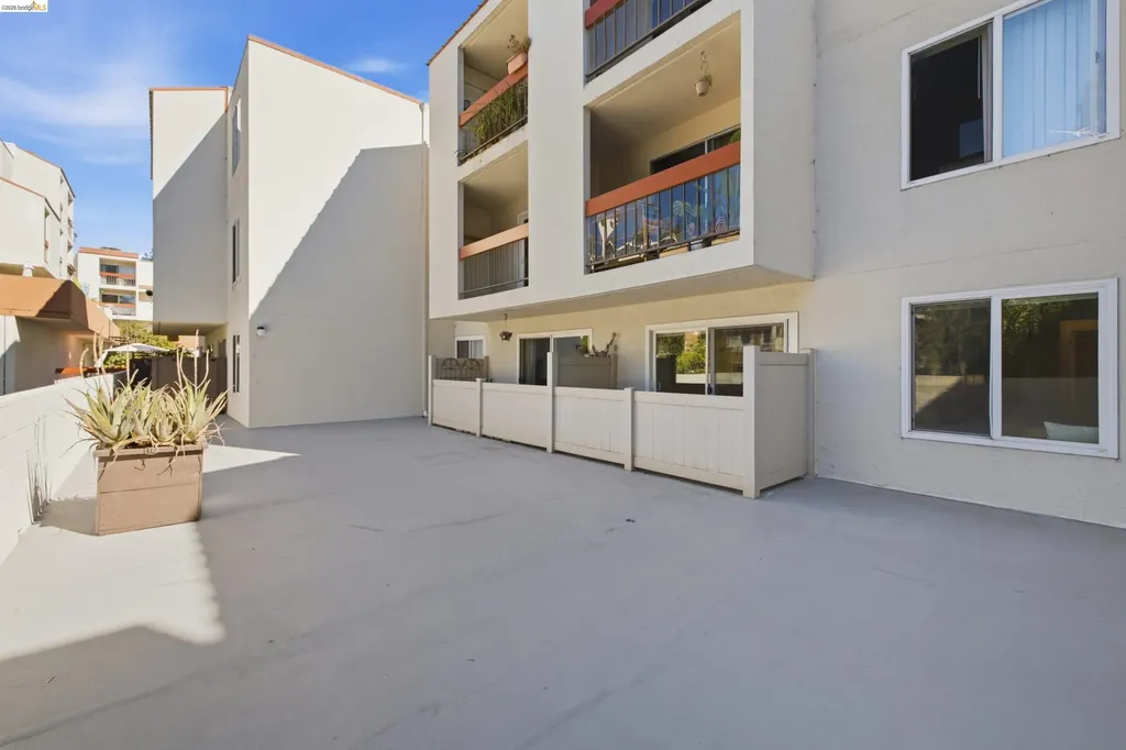 288 Whitmore Street Oakland CA 94611