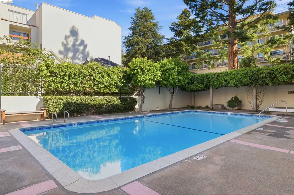 288 Whitmore Street Oakland CA 94611