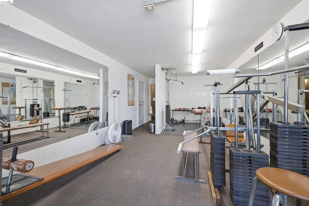 288 Whitmore Street Oakland CA 94611