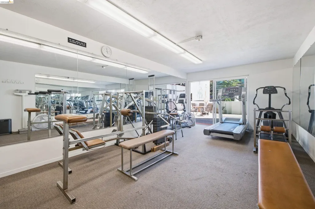 288 Whitmore Street Oakland CA 94611