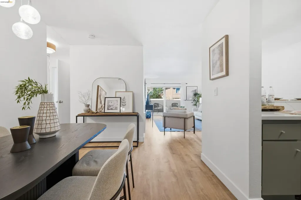 288 Whitmore Street Oakland CA 94611