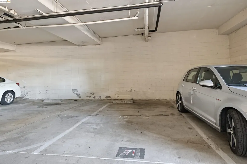 288 Whitmore Street Oakland CA 94611
