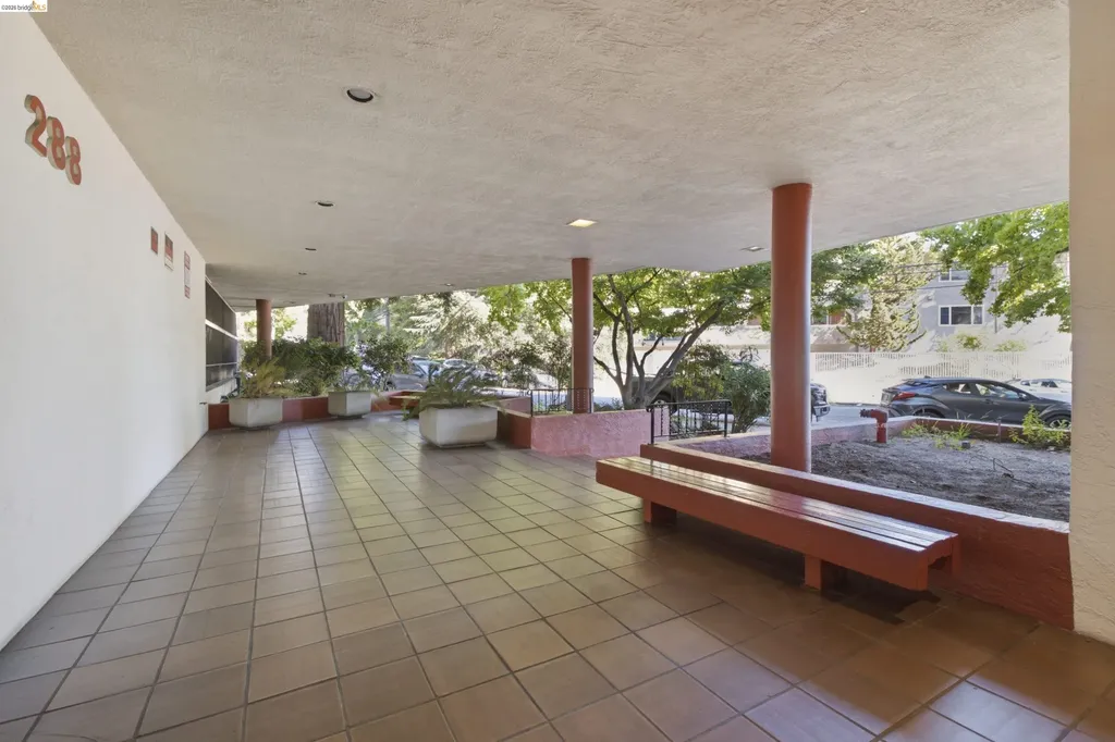 288 Whitmore Street Oakland CA 94611