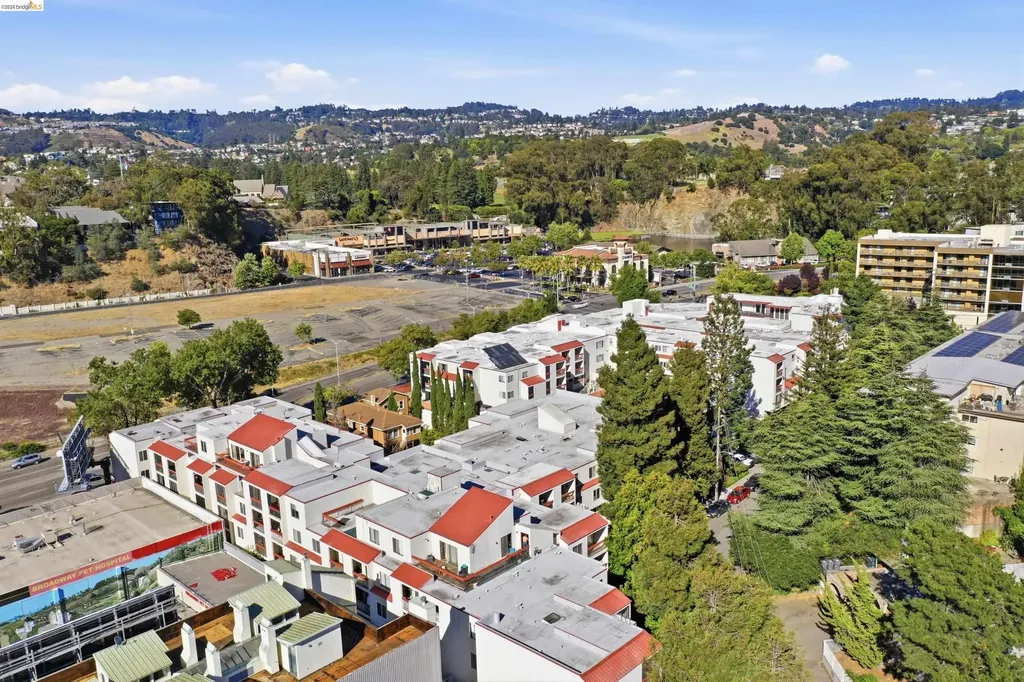 288 Whitmore Street Oakland CA 94611