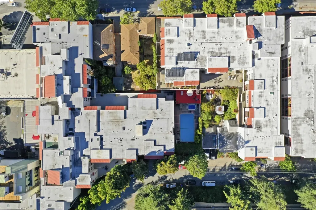 288 Whitmore Street Oakland CA 94611
