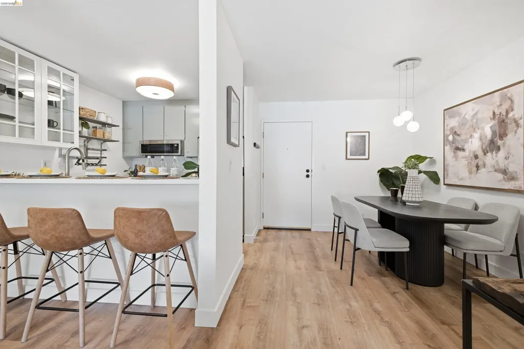 288 Whitmore Street Oakland CA 94611
