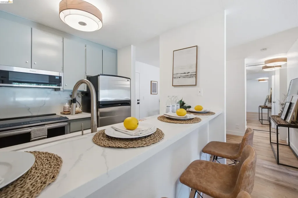 288 Whitmore Street Oakland CA 94611