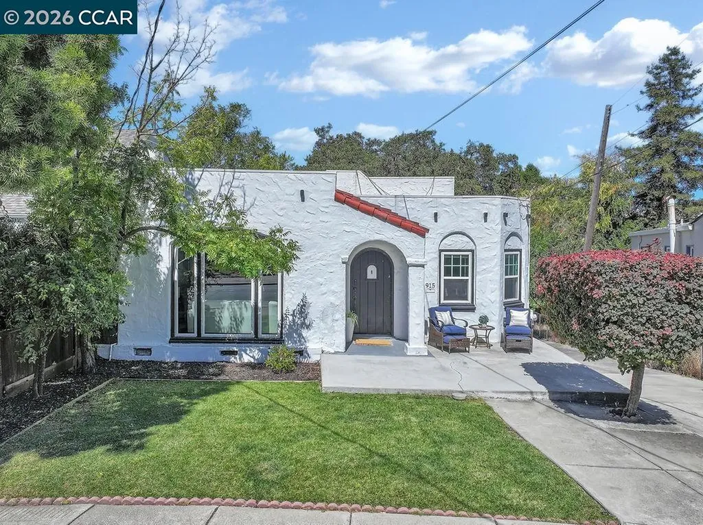 915 Brown Street Martinez CA 94595