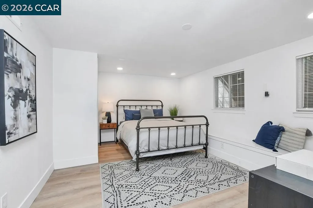 915 Brown Street Martinez CA 94595