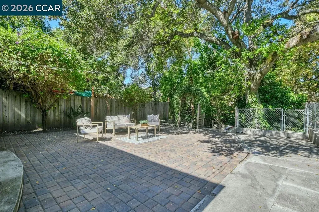915 Brown Street Martinez CA 94595