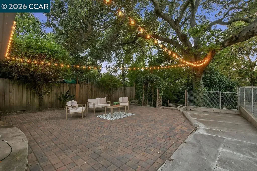 915 Brown Street Martinez CA 94595