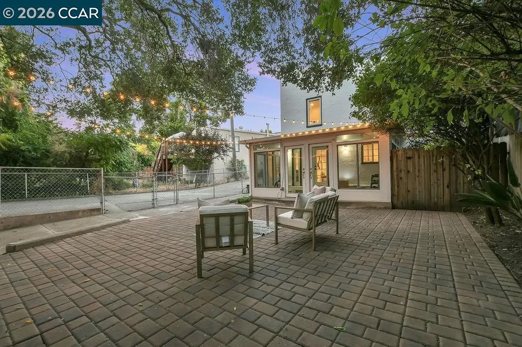 915 Brown Street Martinez CA 94595
