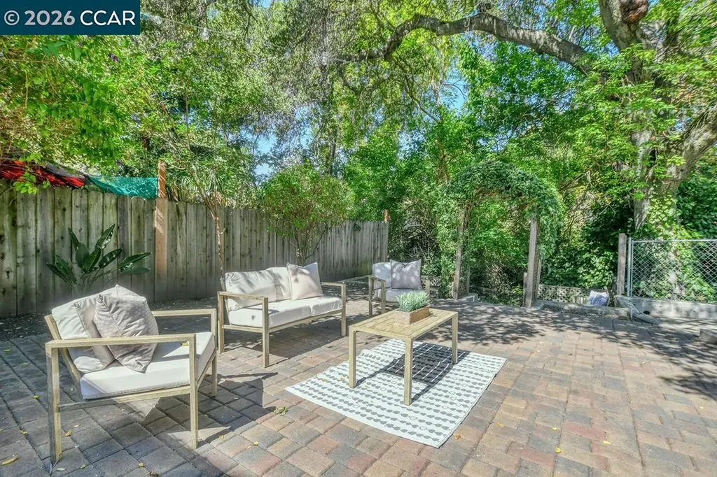 915 Brown Street Martinez CA 94595