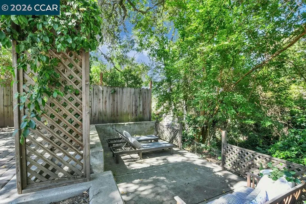 915 Brown Street Martinez CA 94595