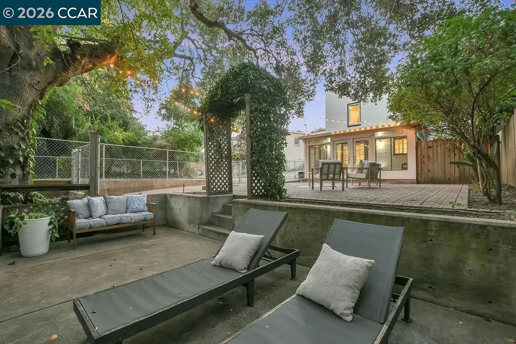 915 Brown Street Martinez CA 94595