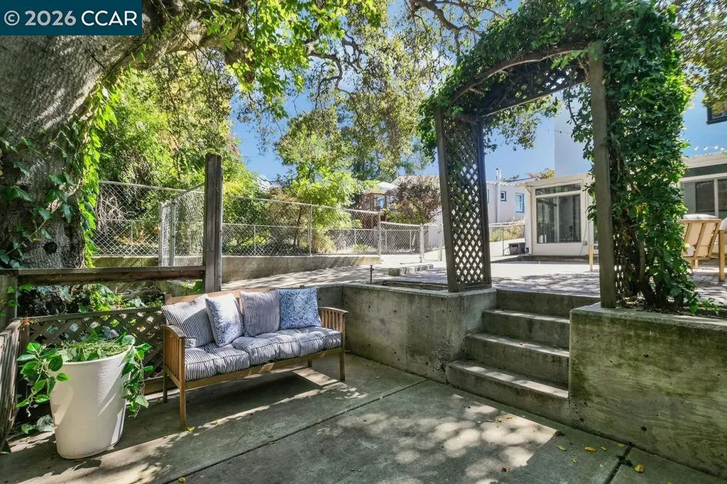 915 Brown Street Martinez CA 94595