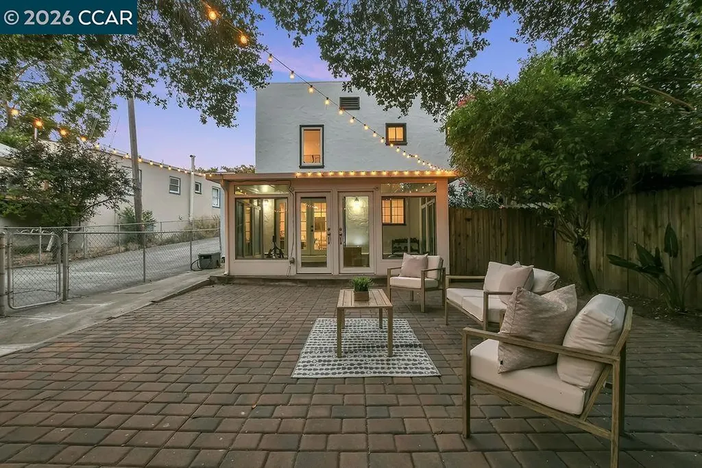 915 Brown Street Martinez CA 94595