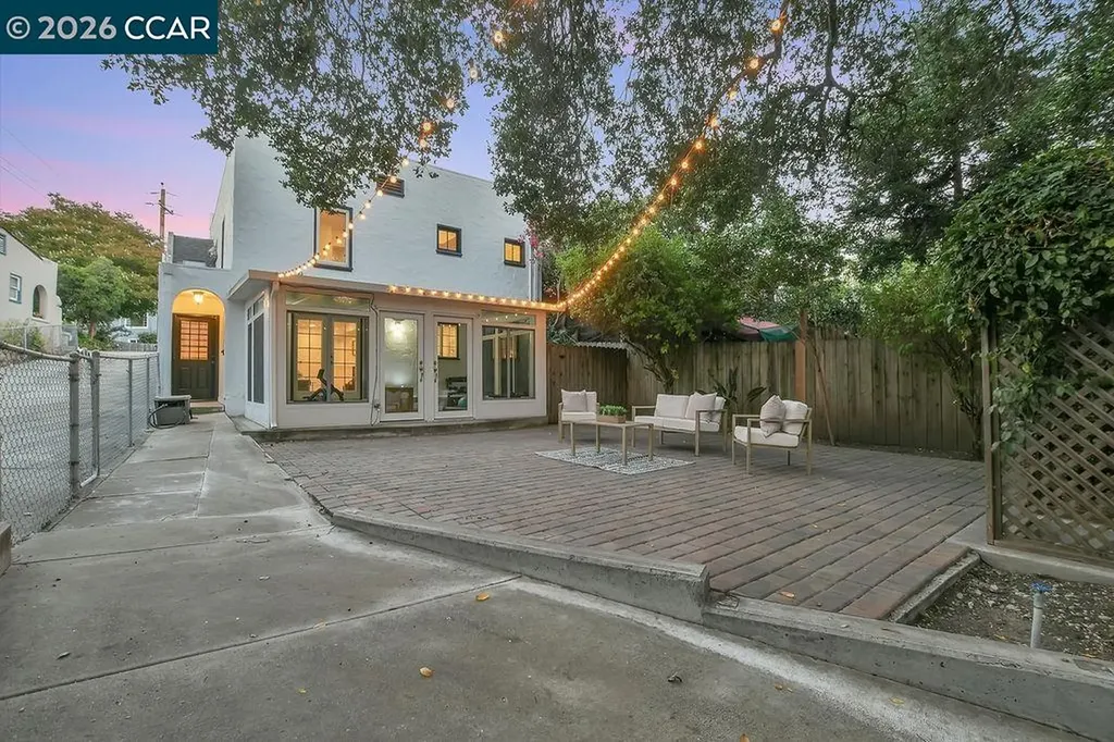915 Brown Street Martinez CA 94595