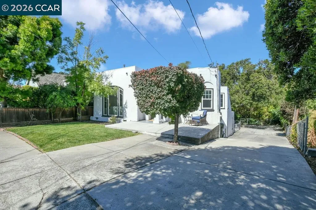 915 Brown Street Martinez CA 94595