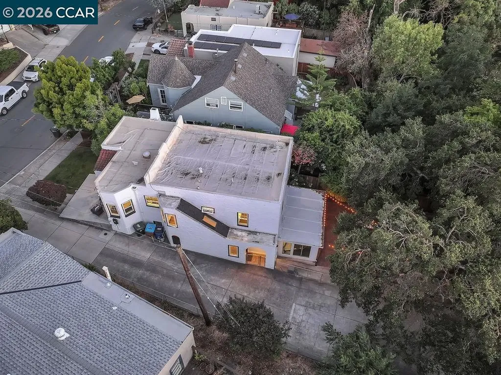 915 Brown Street Martinez CA 94595