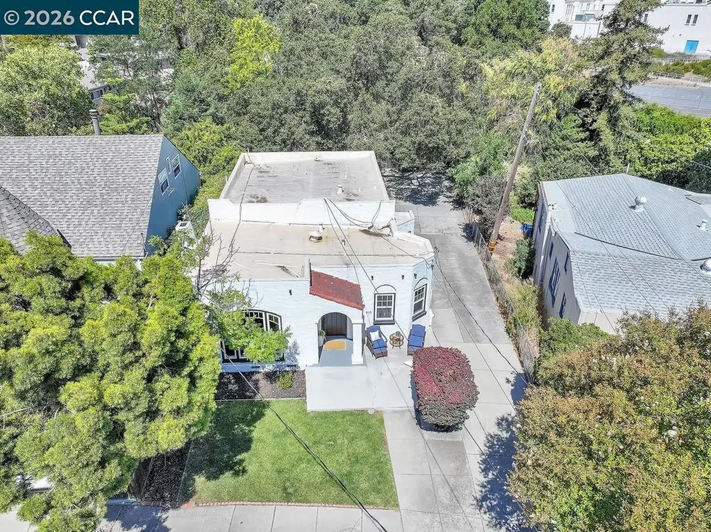 915 Brown Street Martinez CA 94595
