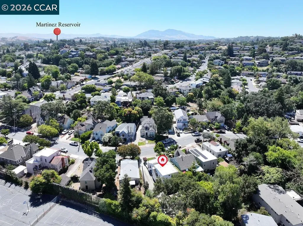 915 Brown Street Martinez CA 94595
