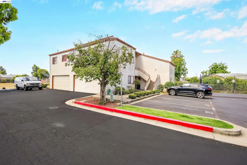 27949 Thornton Court Hayward CA 94544