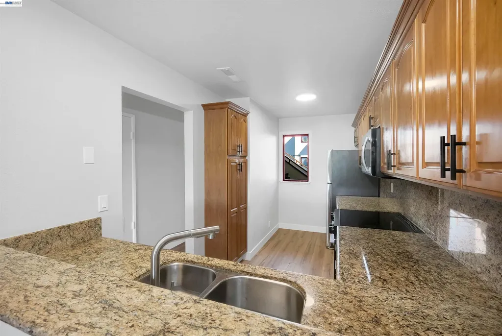 27949 Thornton Court Hayward CA 94544