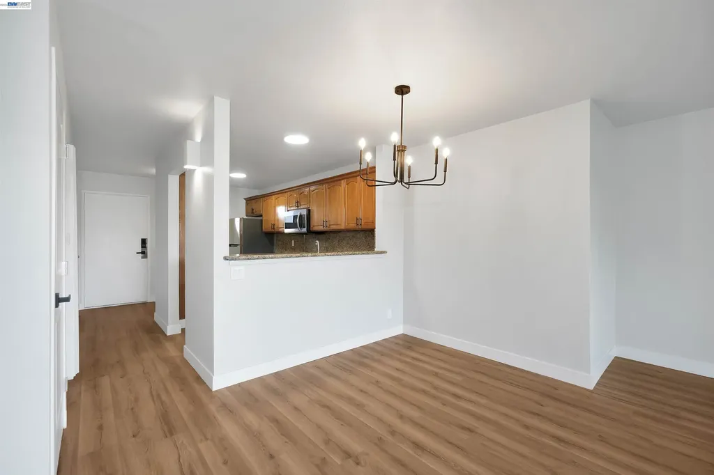 27949 Thornton Court Hayward CA 94544