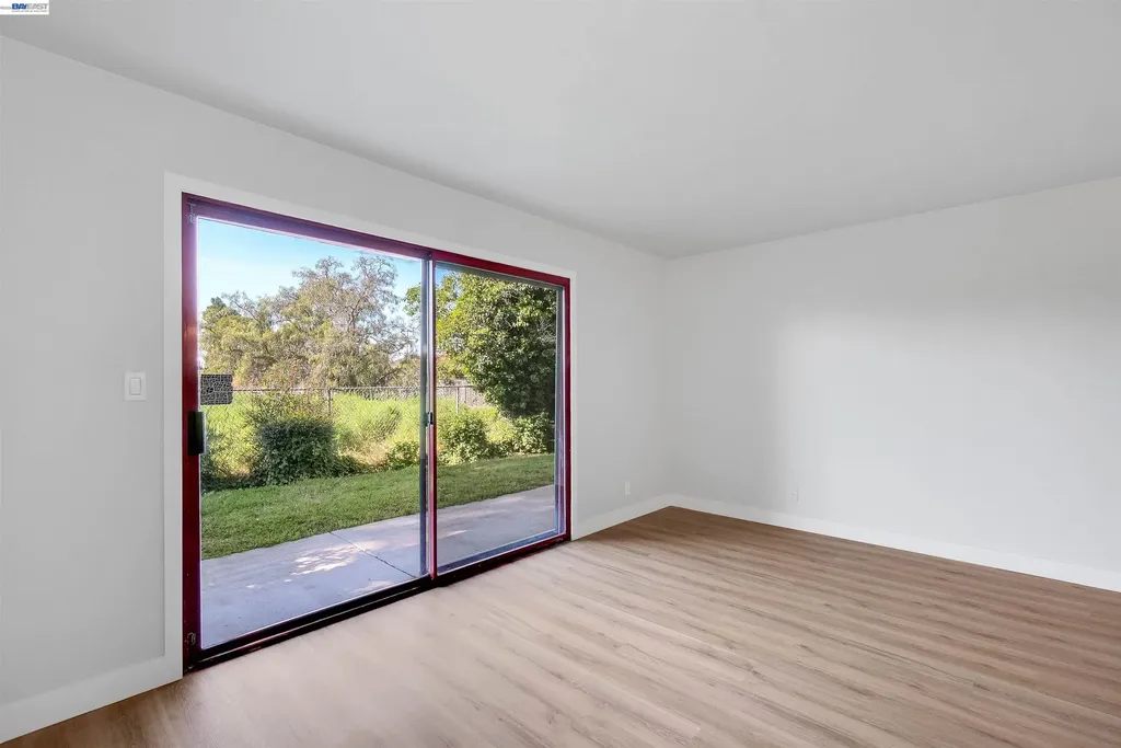 27949 Thornton Court Hayward CA 94544
