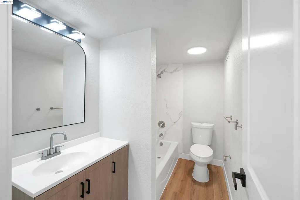 27949 Thornton Court Hayward CA 94544