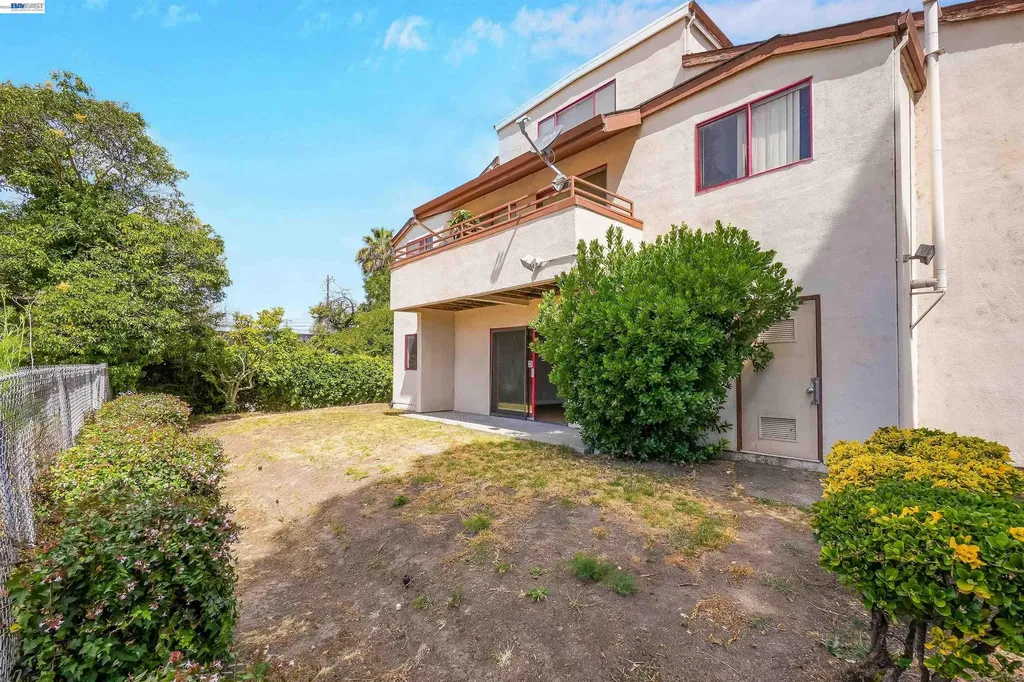 27949 Thornton Court Hayward CA 94544