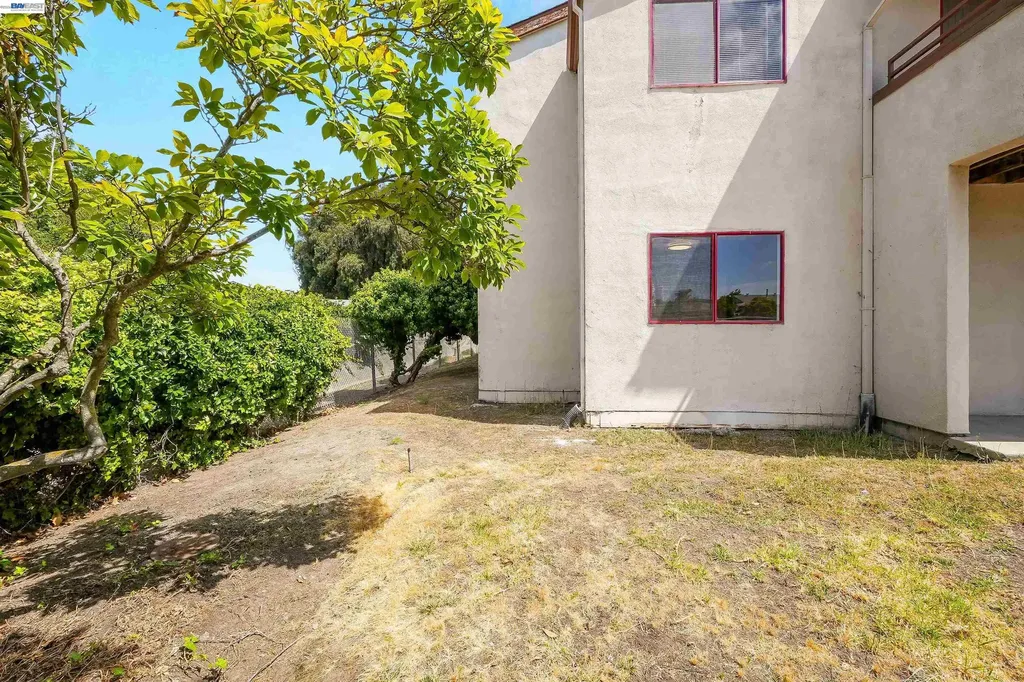 27949 Thornton Court Hayward CA 94544