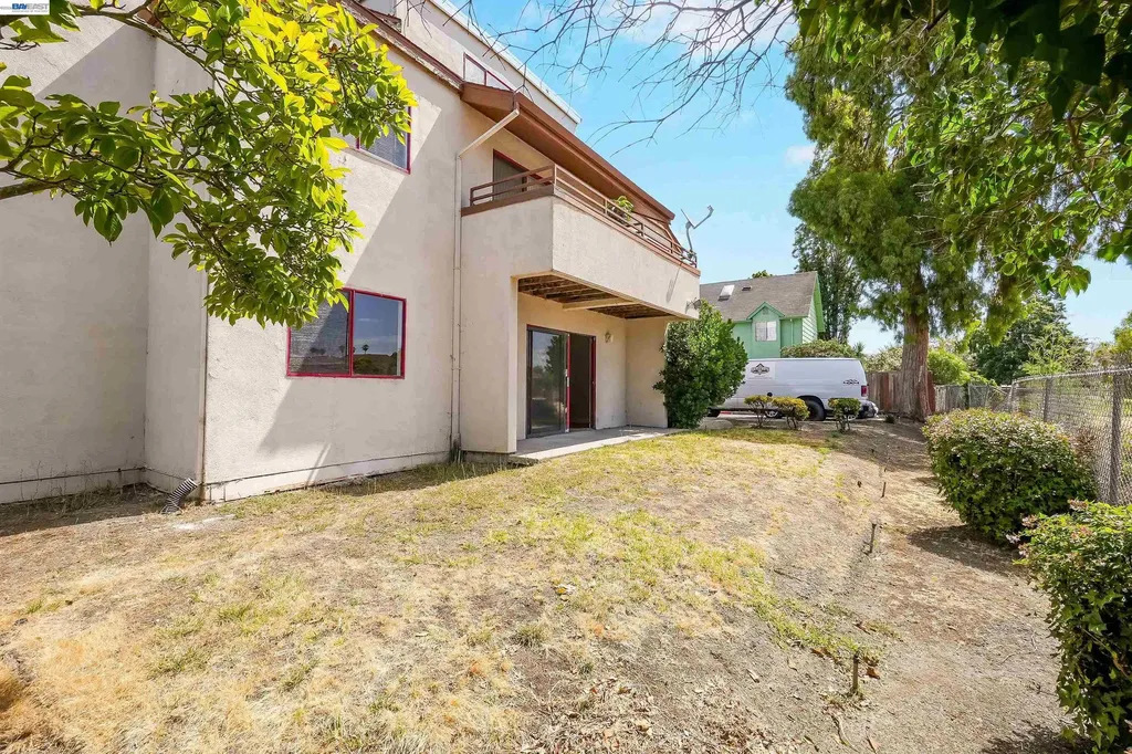 27949 Thornton Court Hayward CA 94544