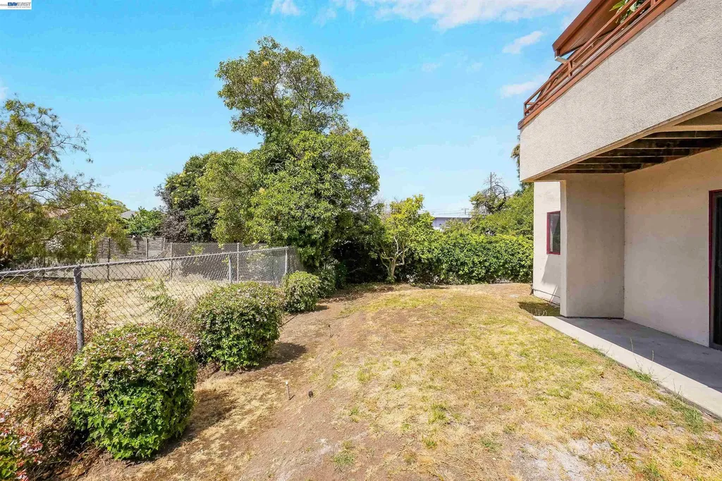 27949 Thornton Court Hayward CA 94544