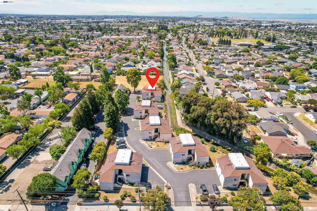 27949 Thornton Court Hayward CA 94544
