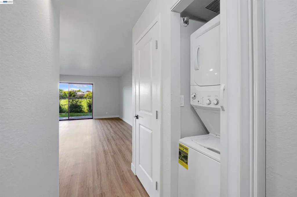 27949 Thornton Court Hayward CA 94544