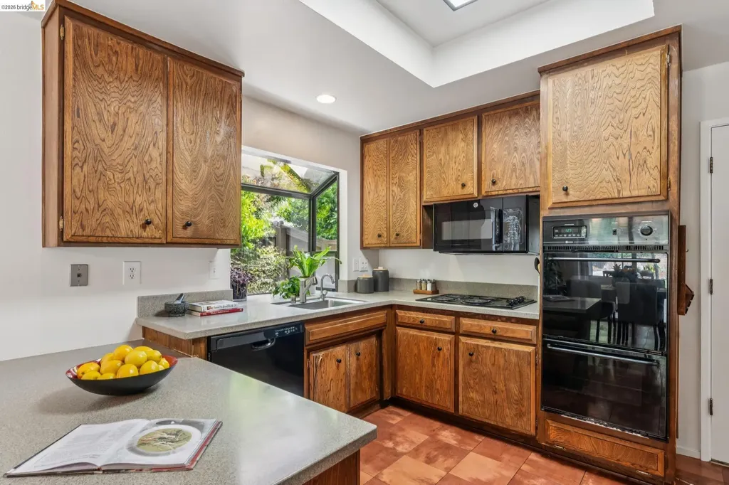 650 Marlesta Road Pinole CA 94564