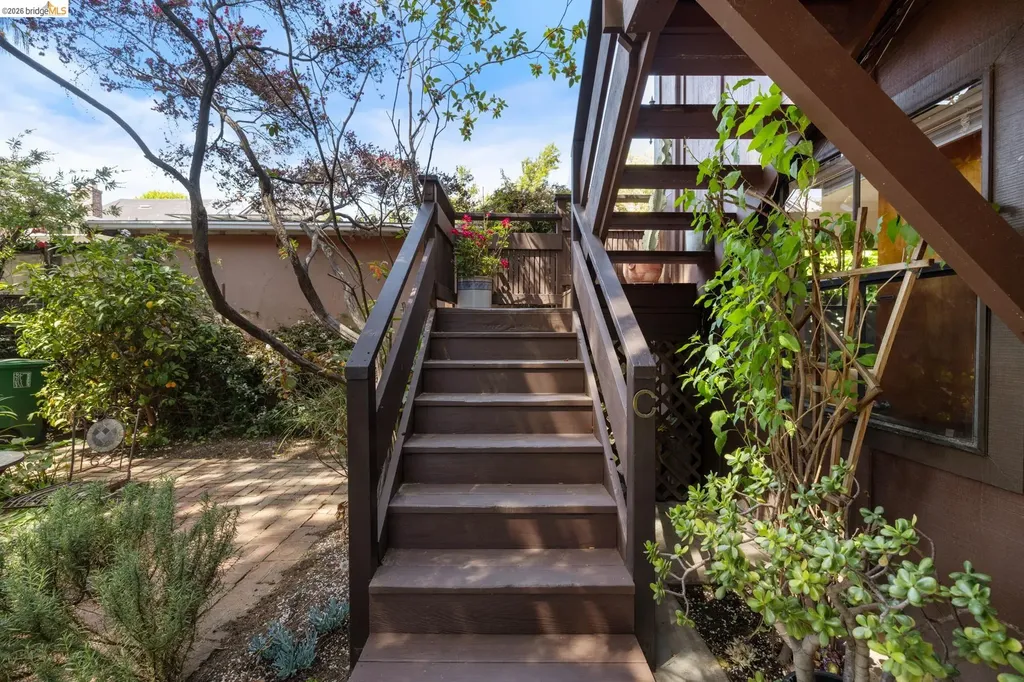 2915 Benvenue Avenue Berkeley CA 94705