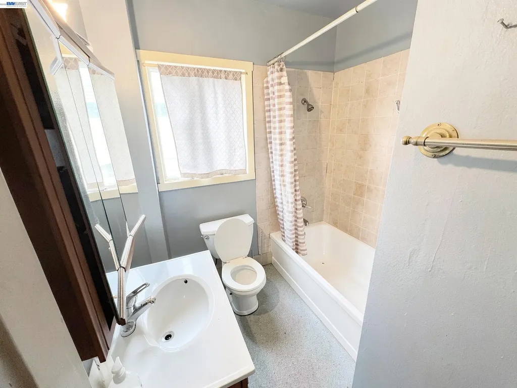 2051 23rd Avenue Oakland CA 94606