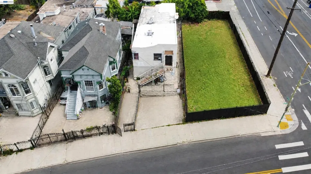 2051 23rd Avenue Oakland CA 94606
