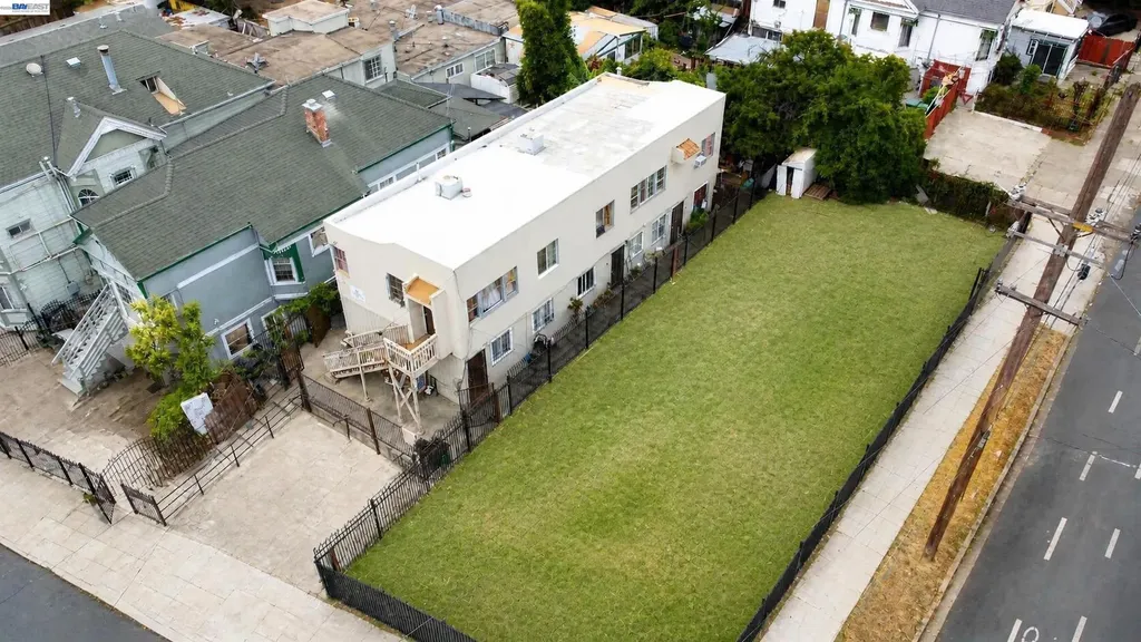 2051 23rd Avenue Oakland CA 94606