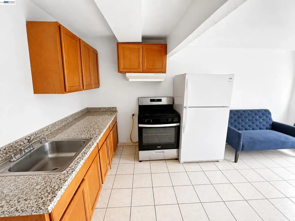 2051 23rd Avenue Oakland CA 94606
