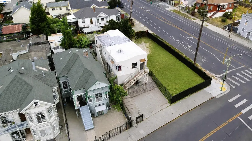 2051 23rd Avenue Oakland CA 94606