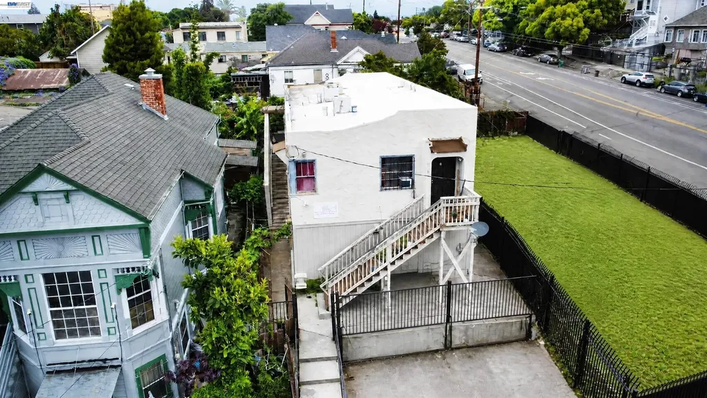 2051 23rd Avenue Oakland CA 94606