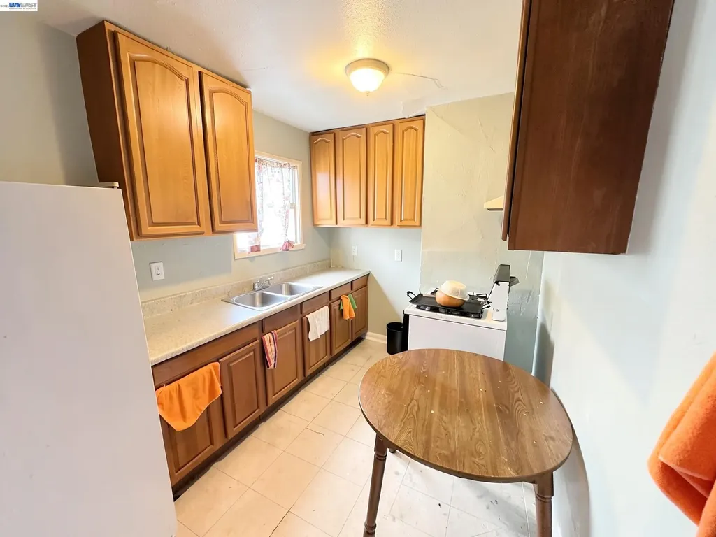 2051 23rd Avenue Oakland CA 94606