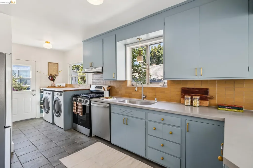5439 Barrett Avenue El Cerrito CA 94530