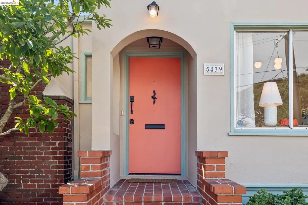 5439 Barrett Avenue El Cerrito CA 94530